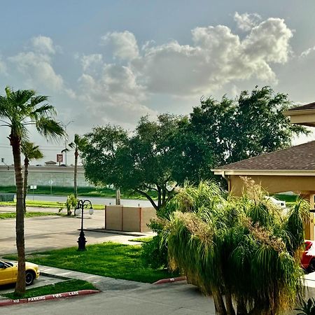 Texas Inn And Suites City Center At University Dr. Edinburg Eksteriør bilde