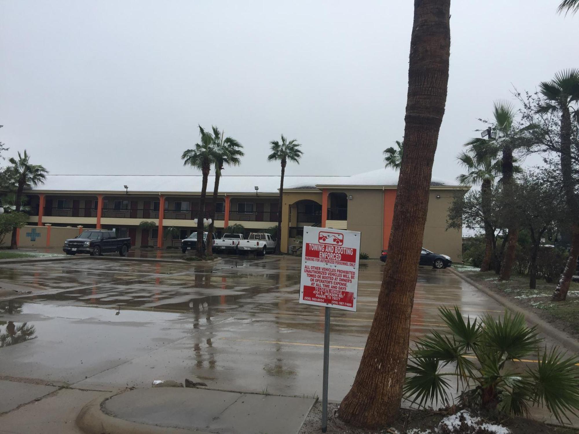 Texas Inn And Suites City Center At University Dr. Edinburg Eksteriør bilde