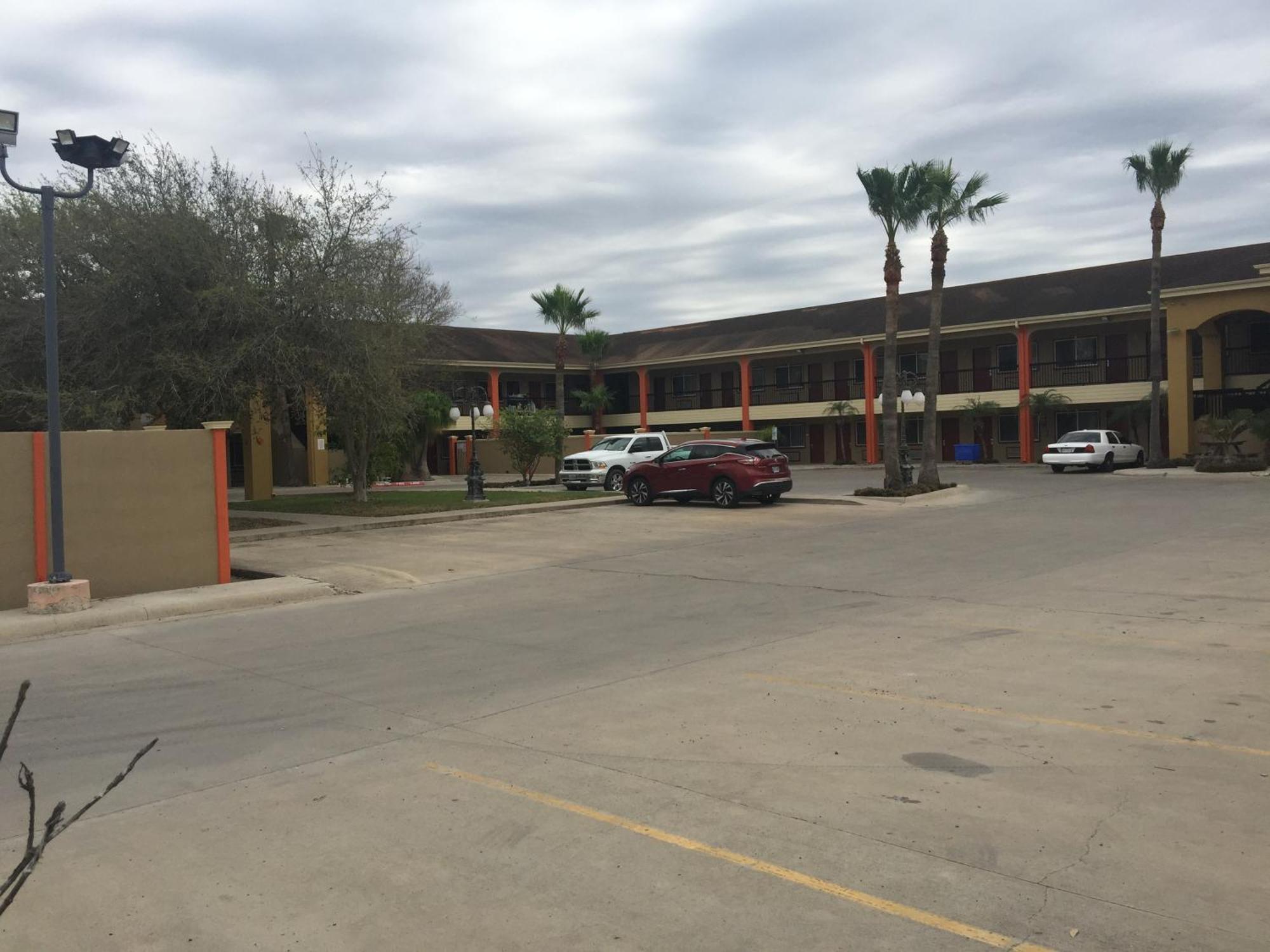 Texas Inn And Suites City Center At University Dr. Edinburg Eksteriør bilde