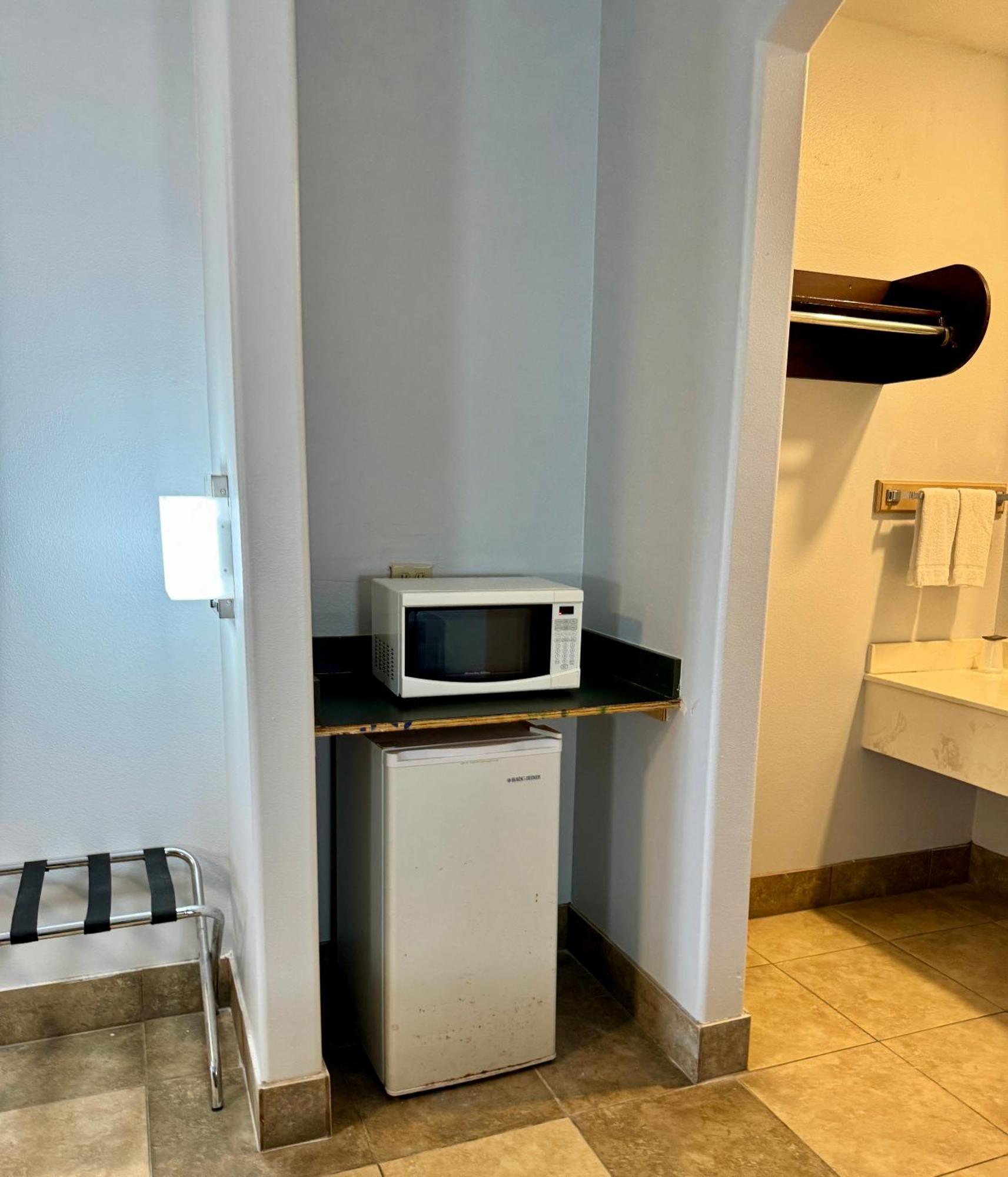 Texas Inn And Suites City Center At University Dr. Edinburg Eksteriør bilde