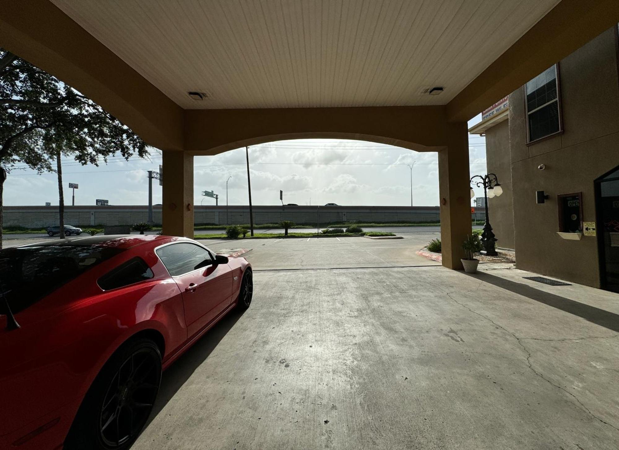Texas Inn And Suites City Center At University Dr. Edinburg Eksteriør bilde