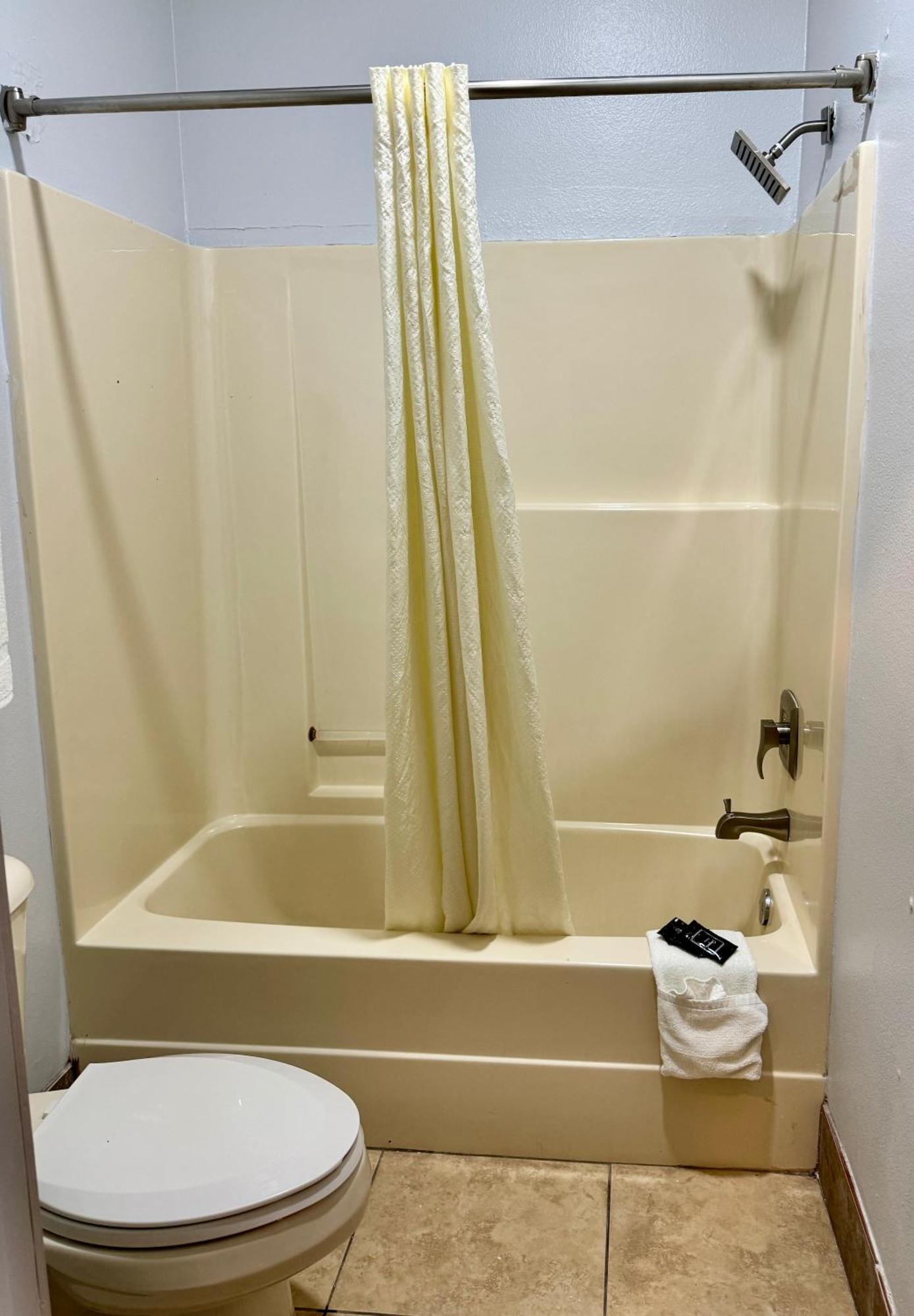 Texas Inn And Suites City Center At University Dr. Edinburg Eksteriør bilde