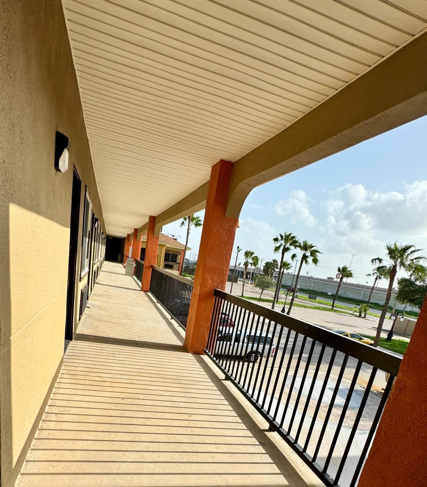 Texas Inn And Suites City Center At University Dr. Edinburg Eksteriør bilde