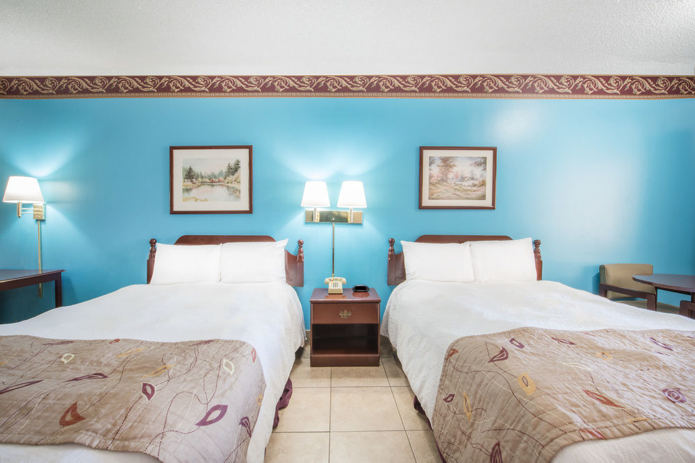 Texas Inn And Suites City Center At University Dr. Edinburg Eksteriør bilde