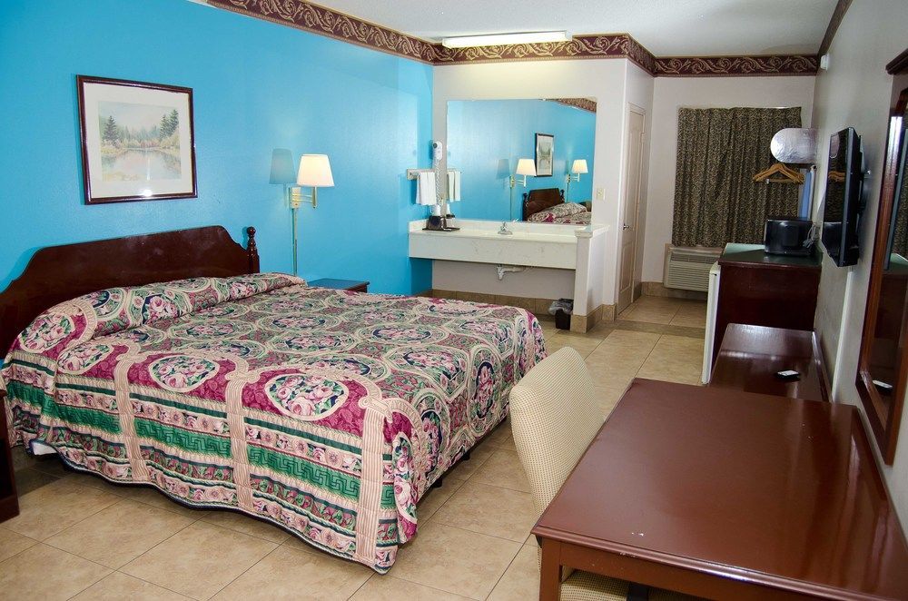 Texas Inn And Suites City Center At University Dr. Edinburg Eksteriør bilde