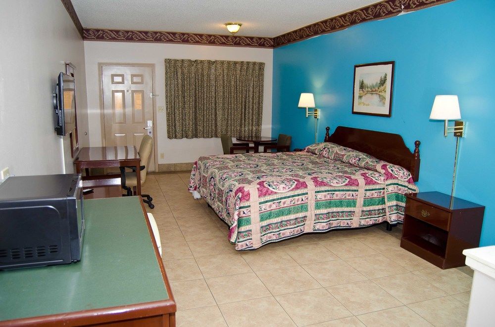 Texas Inn And Suites City Center At University Dr. Edinburg Eksteriør bilde