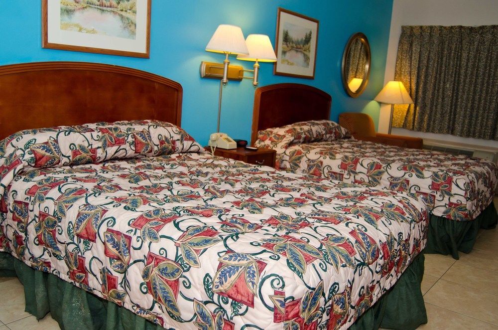 Texas Inn And Suites City Center At University Dr. Edinburg Eksteriør bilde